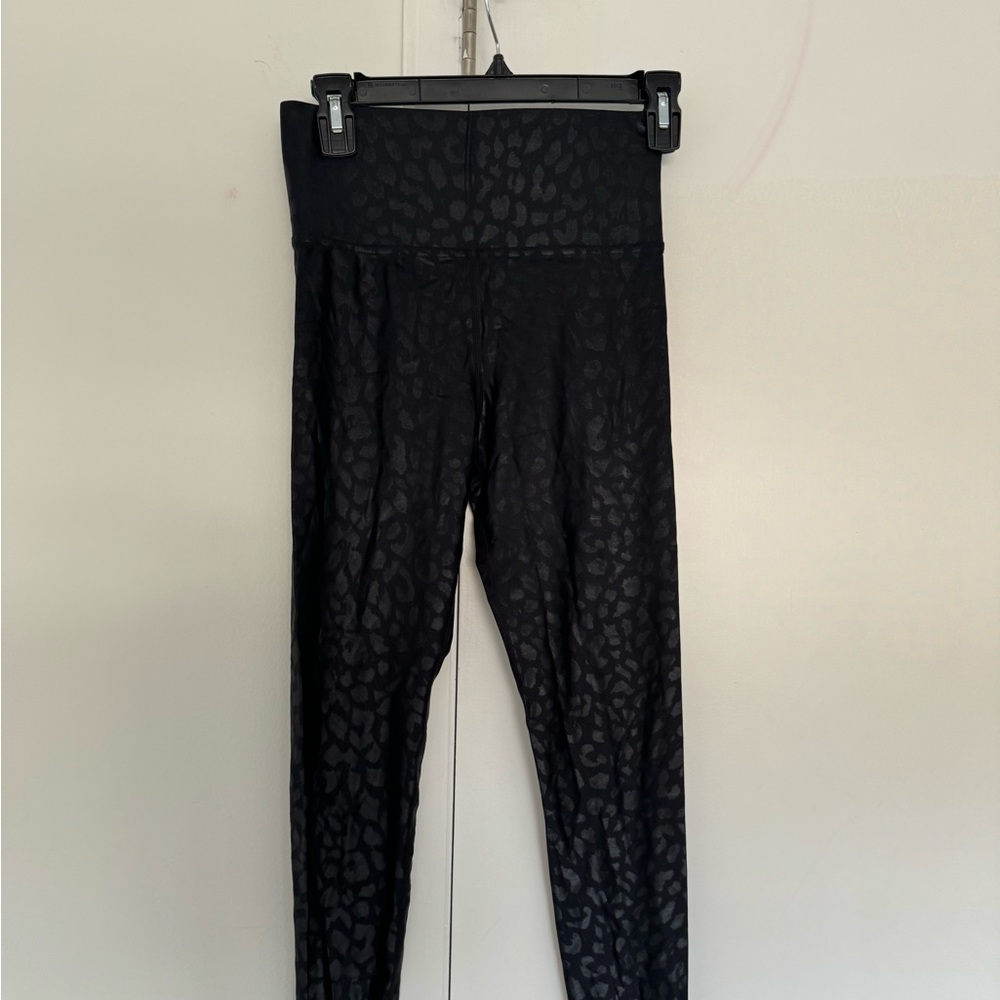 Carbon38 Takara Black Leopard